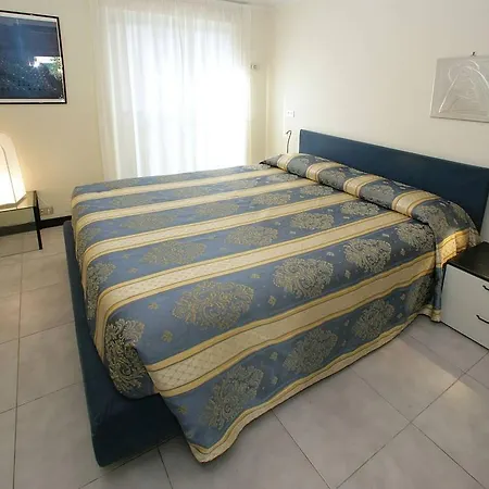 Savoia 4* Генуя